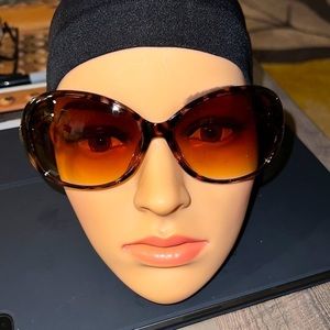 Oversized sunglasses